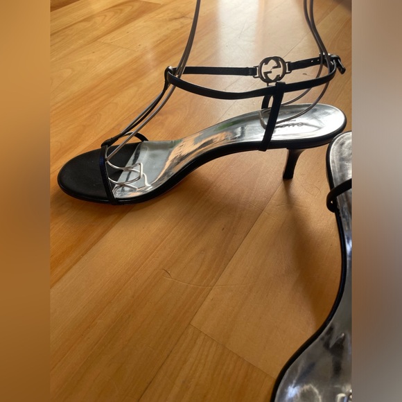 GUCCI Interlocking G Logo Leather T-Strap heel - Picture 4 of 13